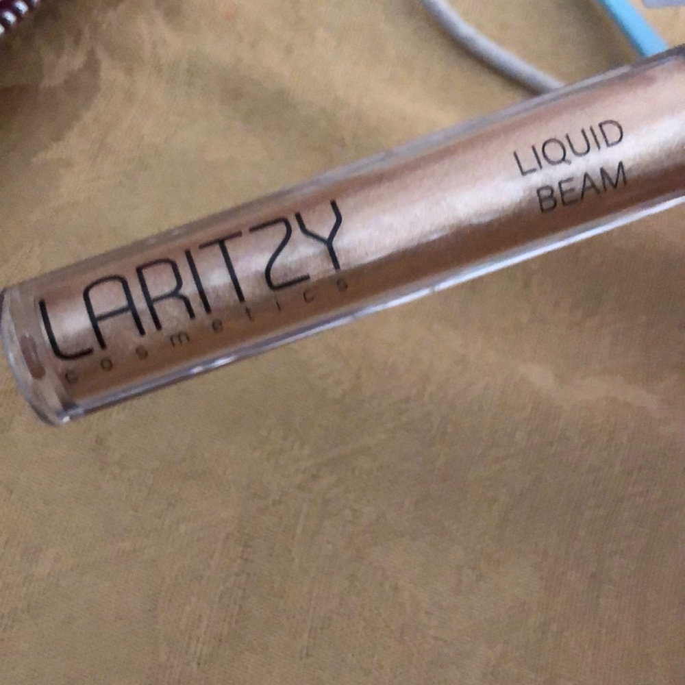 Meet your Posher, Humaira